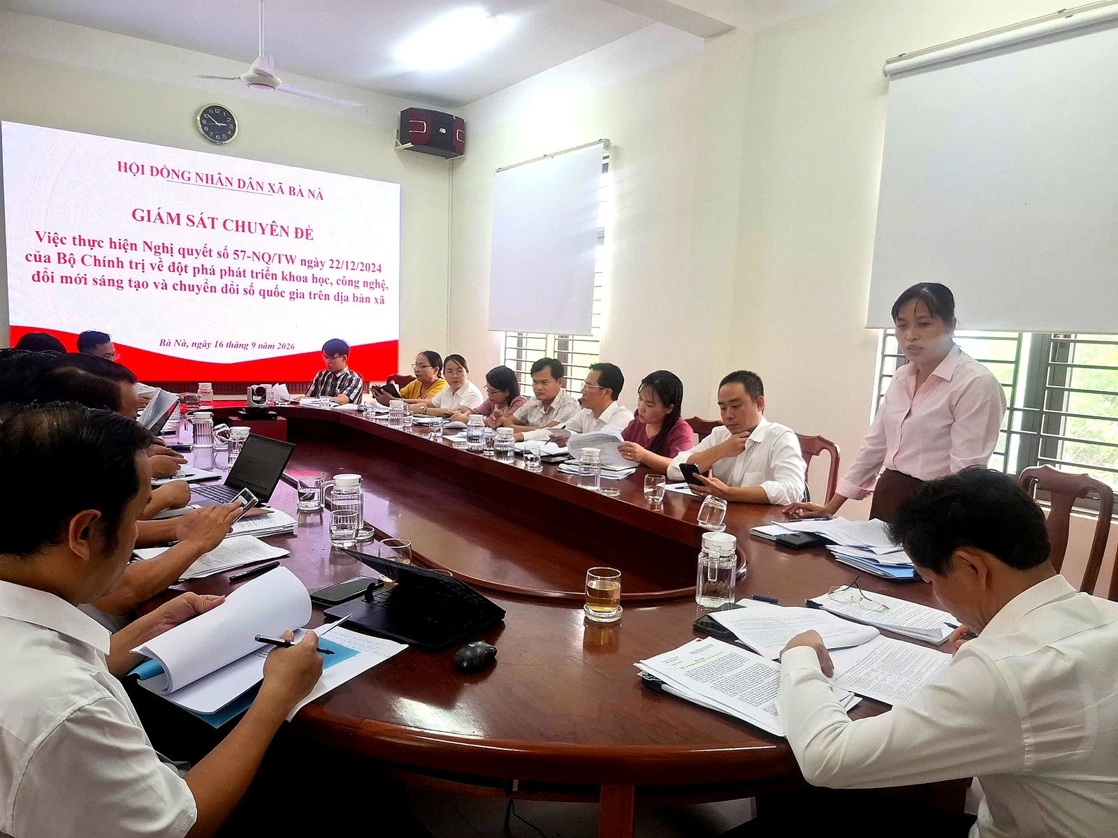 Đoàn giám sát HĐND xã Bà Nà làm việc với UBND xã