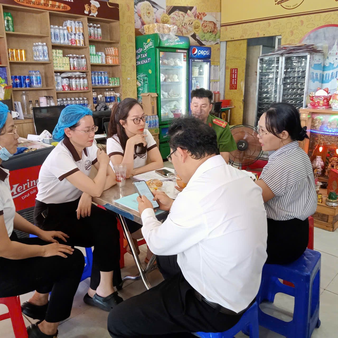 Xã Bà Nà ra quân kiểm tra an toàn thực phẩm dịp Tết Trung thu