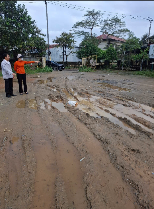 THƯỜNG TRỰC HĐND XÃ BÀ NÀ GIÁM SÁT KẾT QUẢ GIẢI QUYẾT KIẾN NGHỊ CỦA CỬ TRI