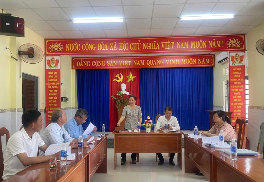 Kiểm tra chi bộ thôn Phước Thái