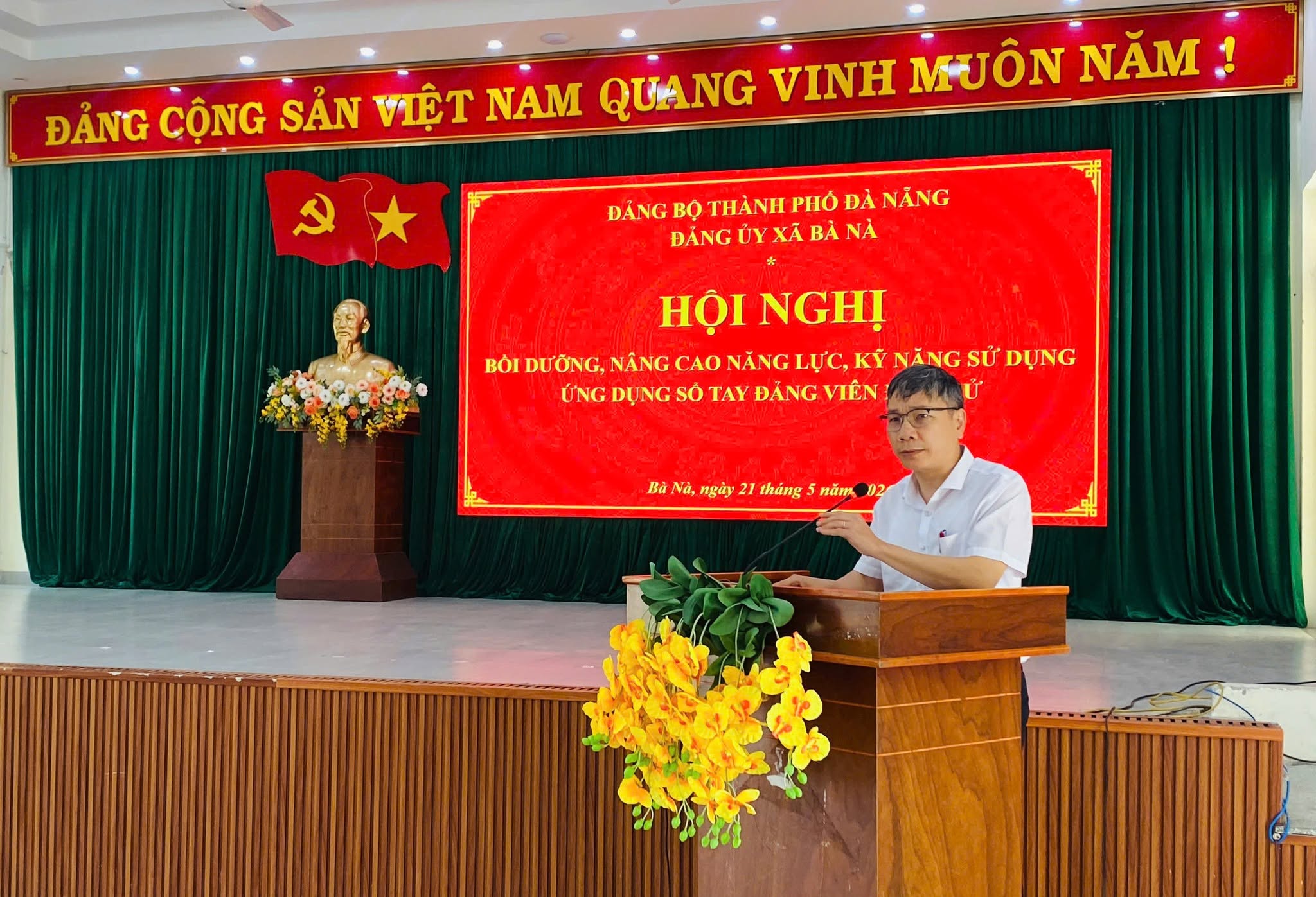 XÃ BÀ NÀ BỒI DƯỠNG, NÂNG CAO NĂNG LỰC, KỸ NĂNG SỬ DỤNG SỔ TAY ĐẢNG VIÊN ĐIỆN TỬ